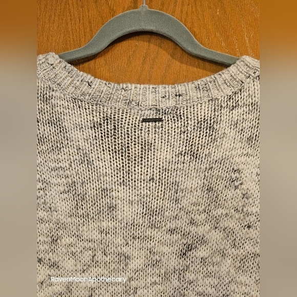 Calvin Kline Sweater - Picture 5 of 6